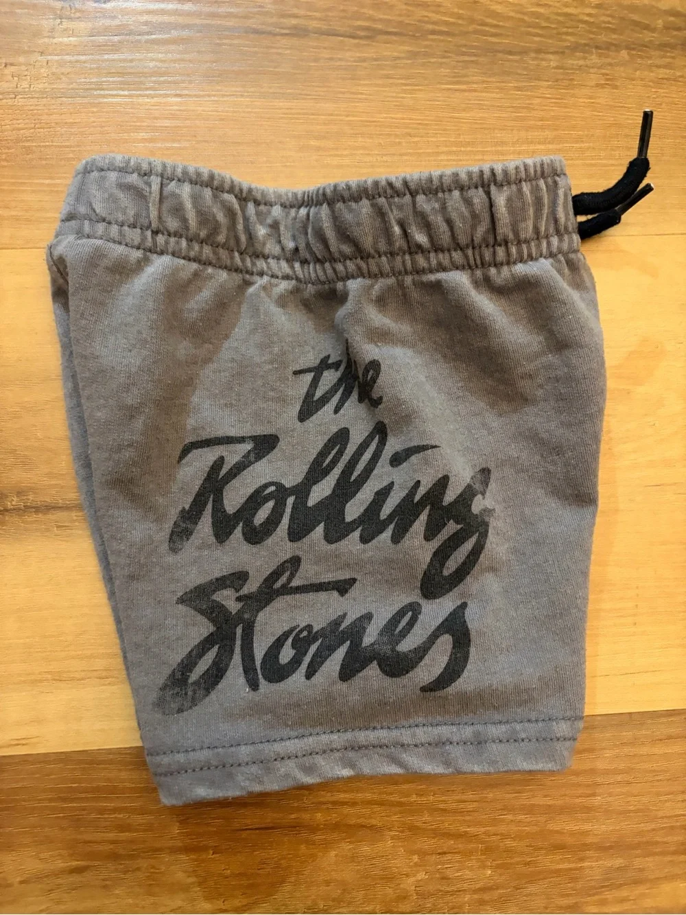 The Rolling Stones Kids Gray Graphic Tee & Shorts Set with Tongue Print